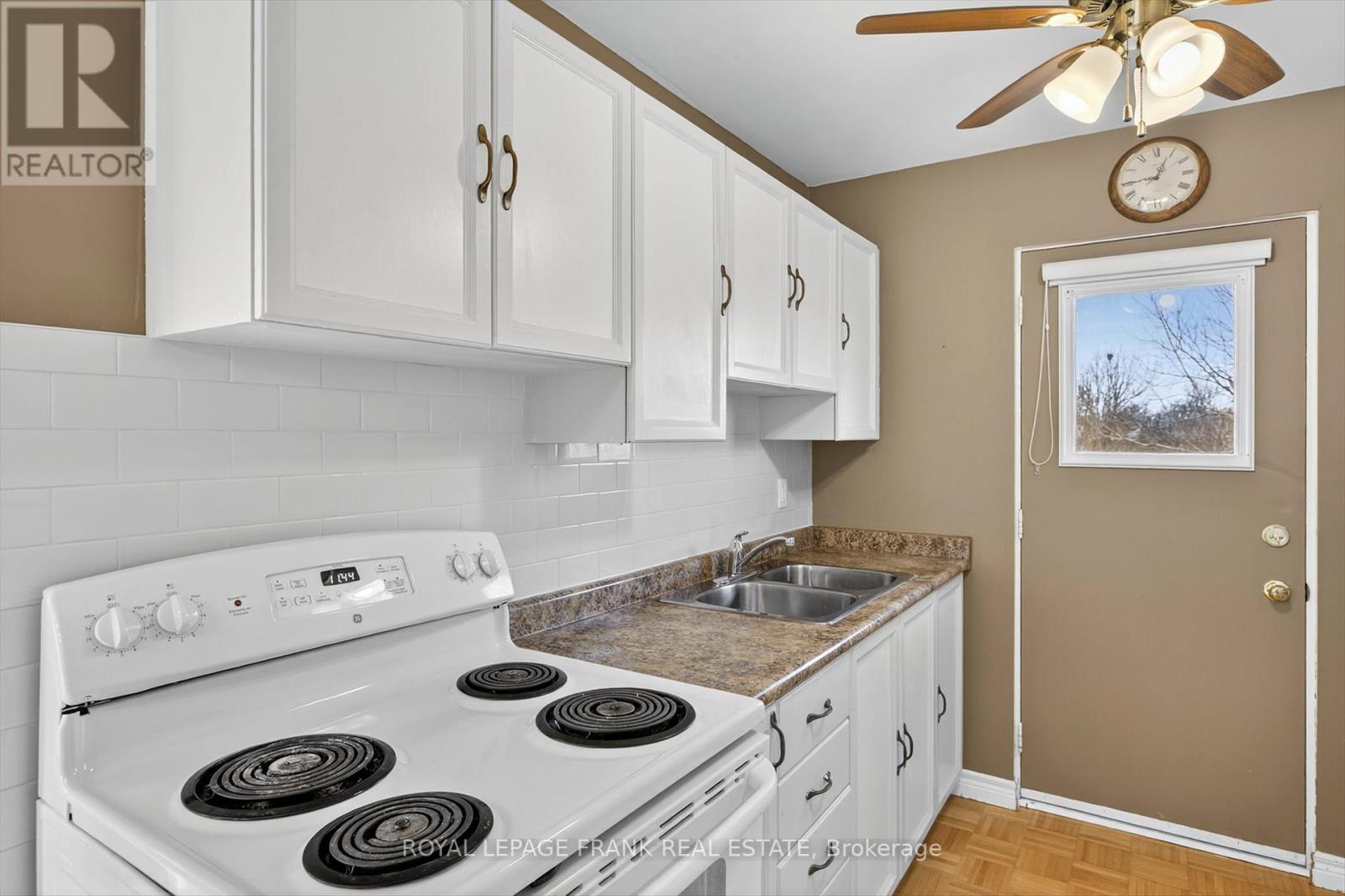 547 Crystal Drive, Peterborough (Ashburnham Ward 4), Ontario  K9J 8H7 - Photo 14 - X12558216