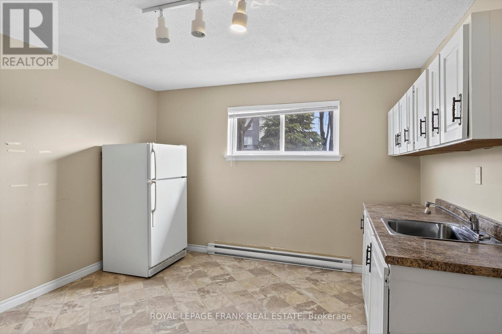 547 Crystal Drive, Peterborough (Ashburnham Ward 4), Ontario  K9J 8H7 - Photo 23 - X12558216