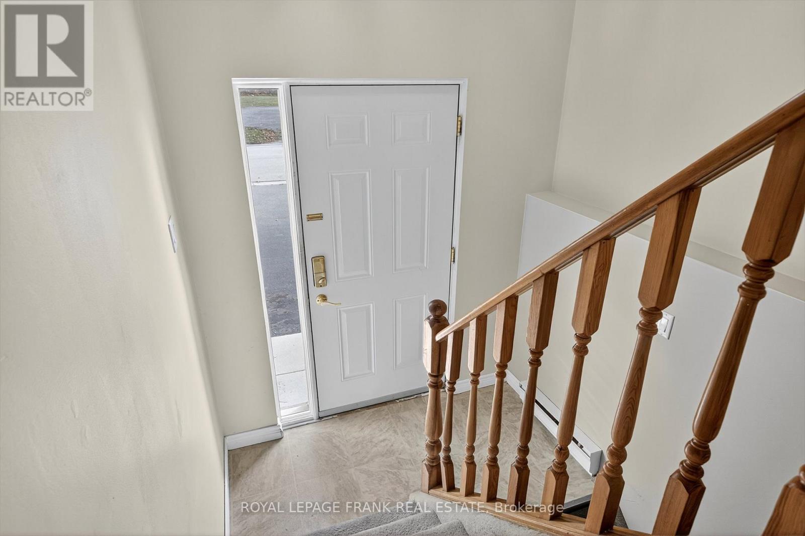 547 Crystal Drive, Peterborough (Ashburnham Ward 4), Ontario  K9J 8H7 - Photo 5 - X12558216