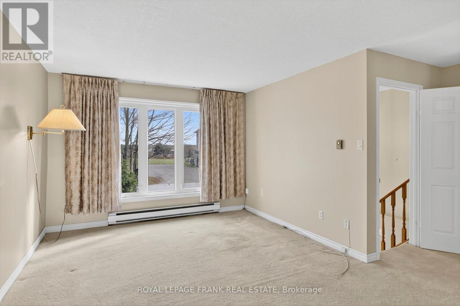 547 Crystal Drive, Peterborough (Ashburnham Ward 4), Ontario  K9J 8H7 - Photo 6 - X12558216