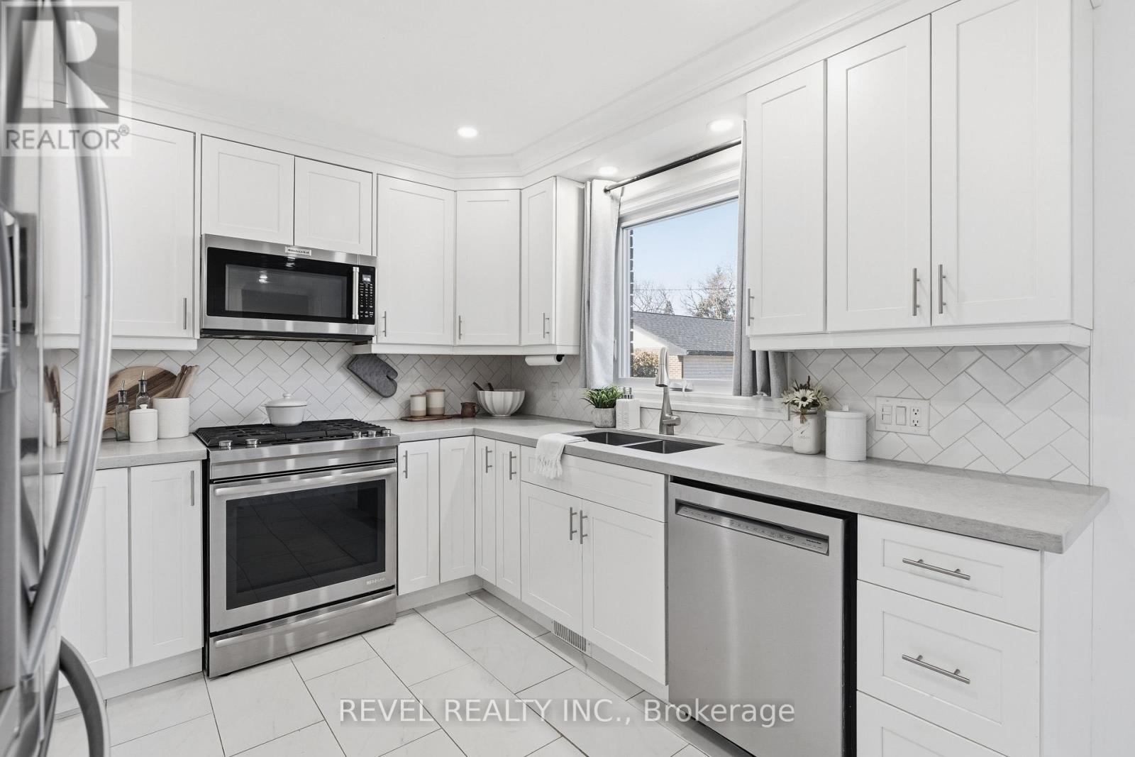 24 Weldon Court, Kawartha Lakes (Lindsay), Ontario  K9V 4P1 - Photo 21 - X12558566