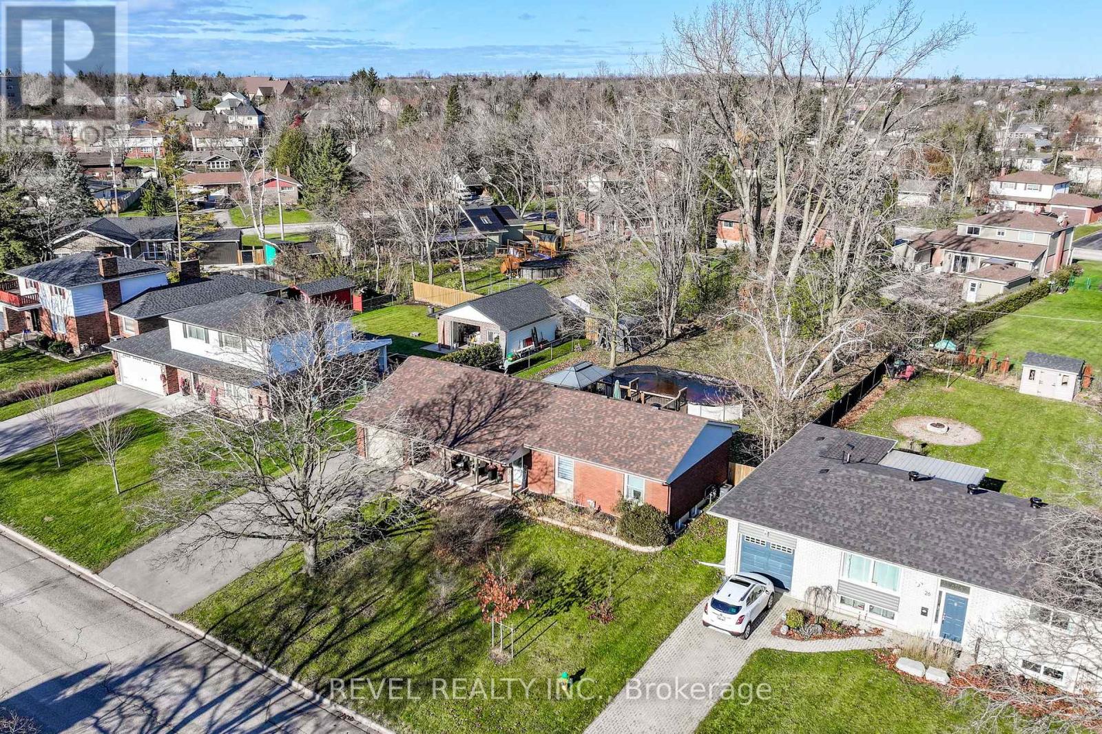 24 Weldon Court, Kawartha Lakes (Lindsay), Ontario  K9V 4P1 - Photo 3 - X12558566