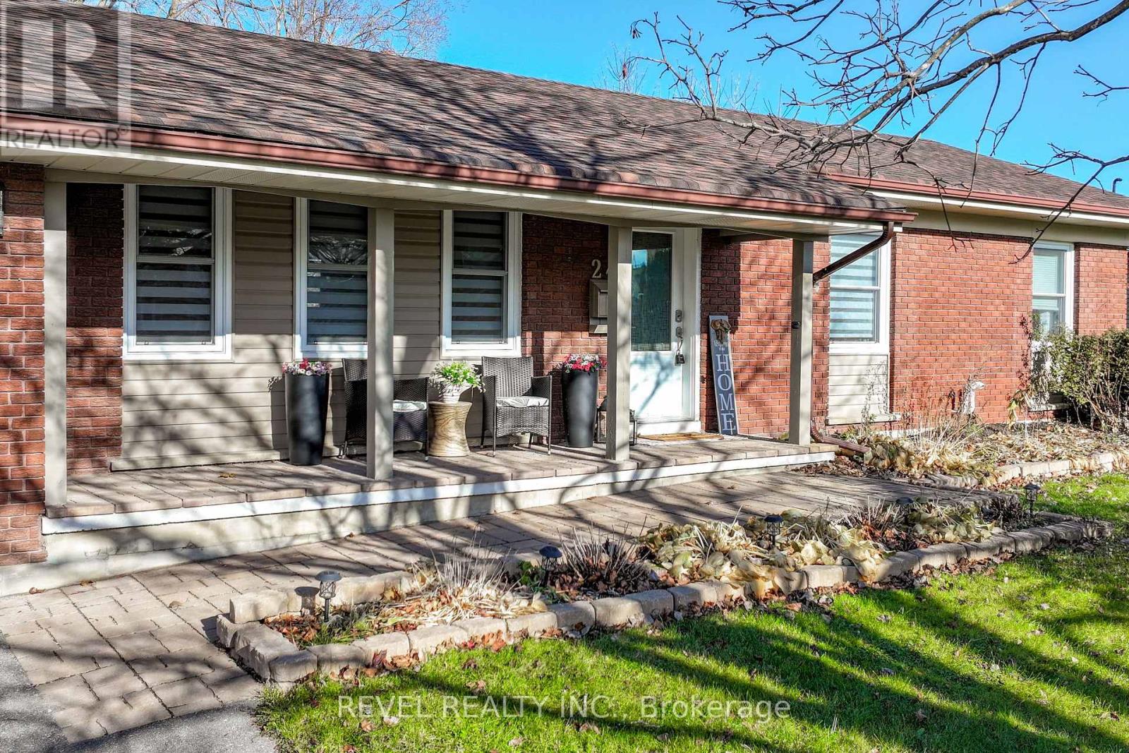 24 Weldon Court, Kawartha Lakes (Lindsay), Ontario  K9V 4P1 - Photo 4 - X12558566