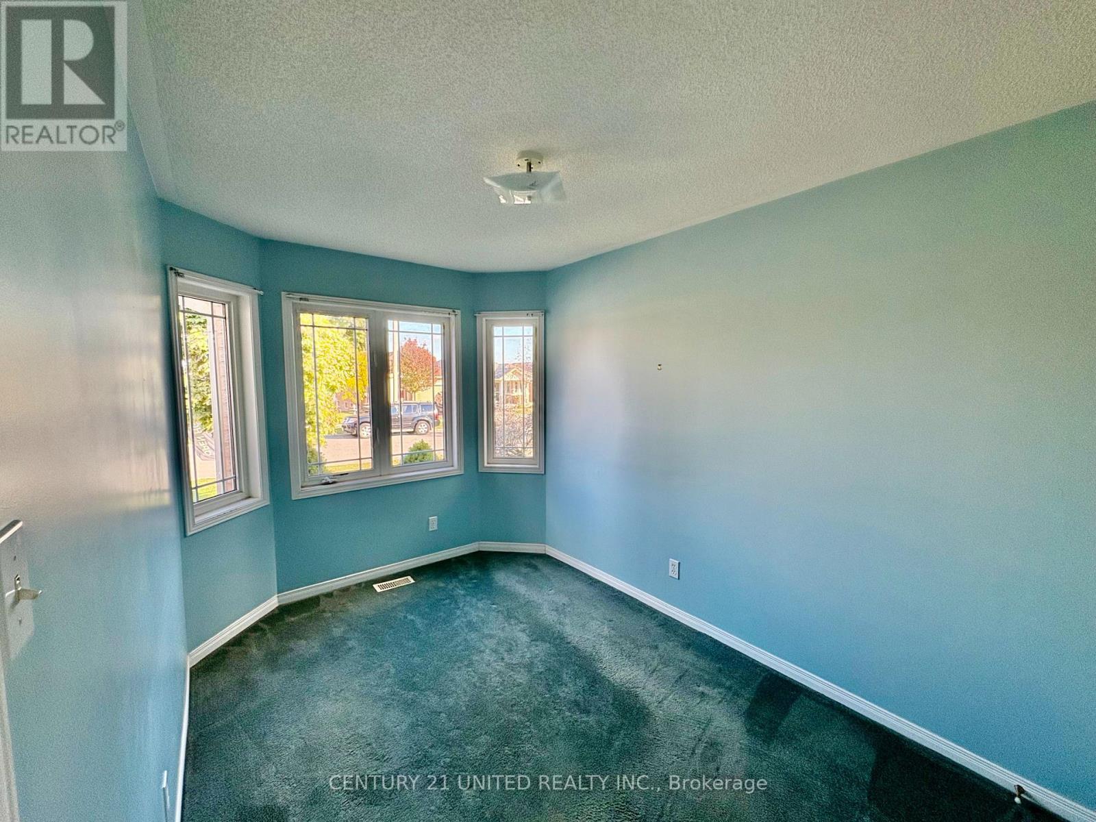 931 Ralphson Crescent, Peterborough (Otonabee Ward 1), Ontario  K9J 8R5 - Photo 11 - X12558644