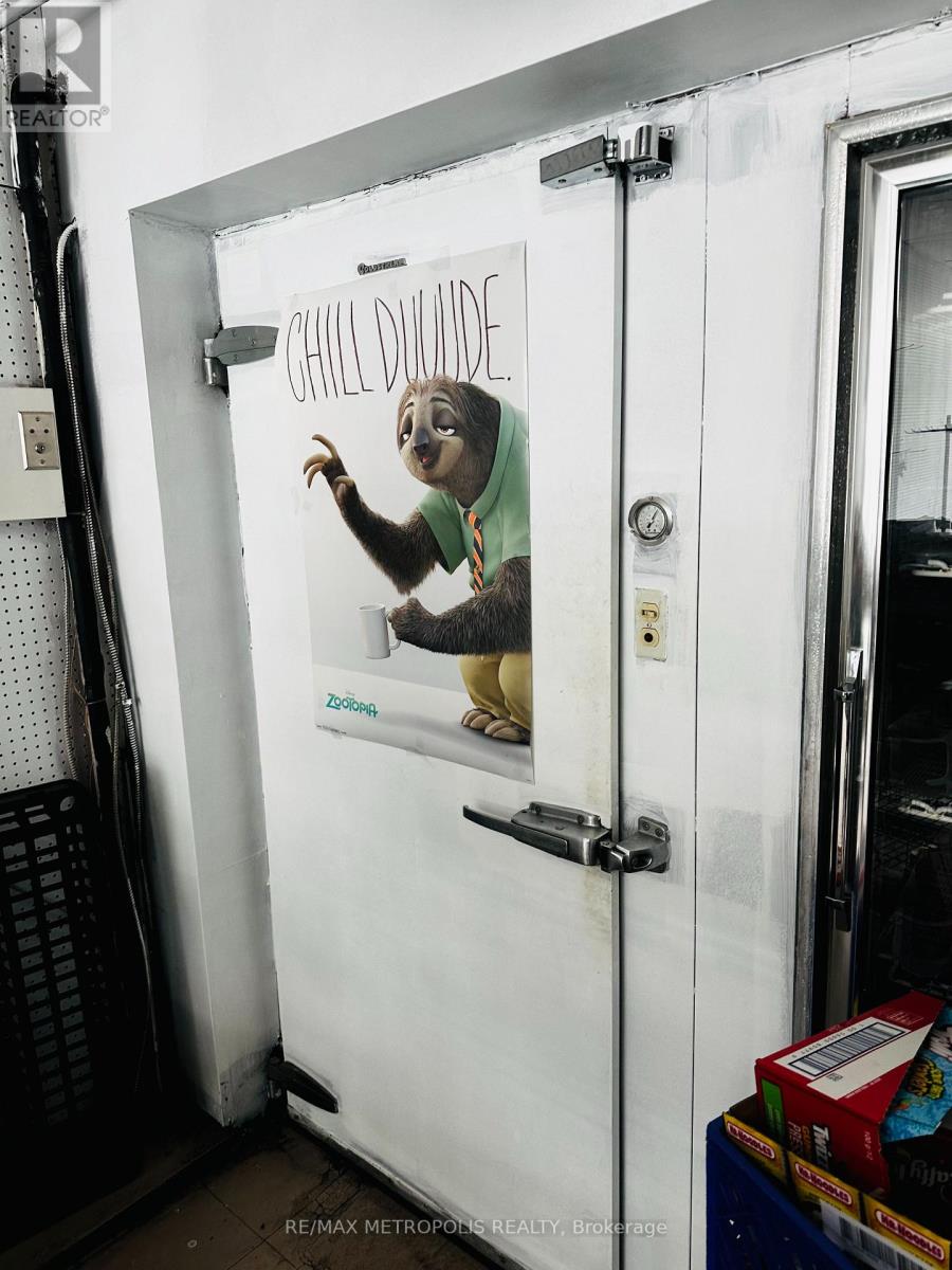 634 Chamberlain Street, Peterborough (Otonabee Ward 1), Ontario  K9J 4M1 - Photo 10 - X12558492