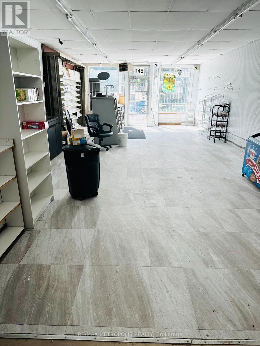 634 Chamberlain Street, Peterborough (Otonabee Ward 1), Ontario  K9J 4M1 - Photo 2 - X12558492