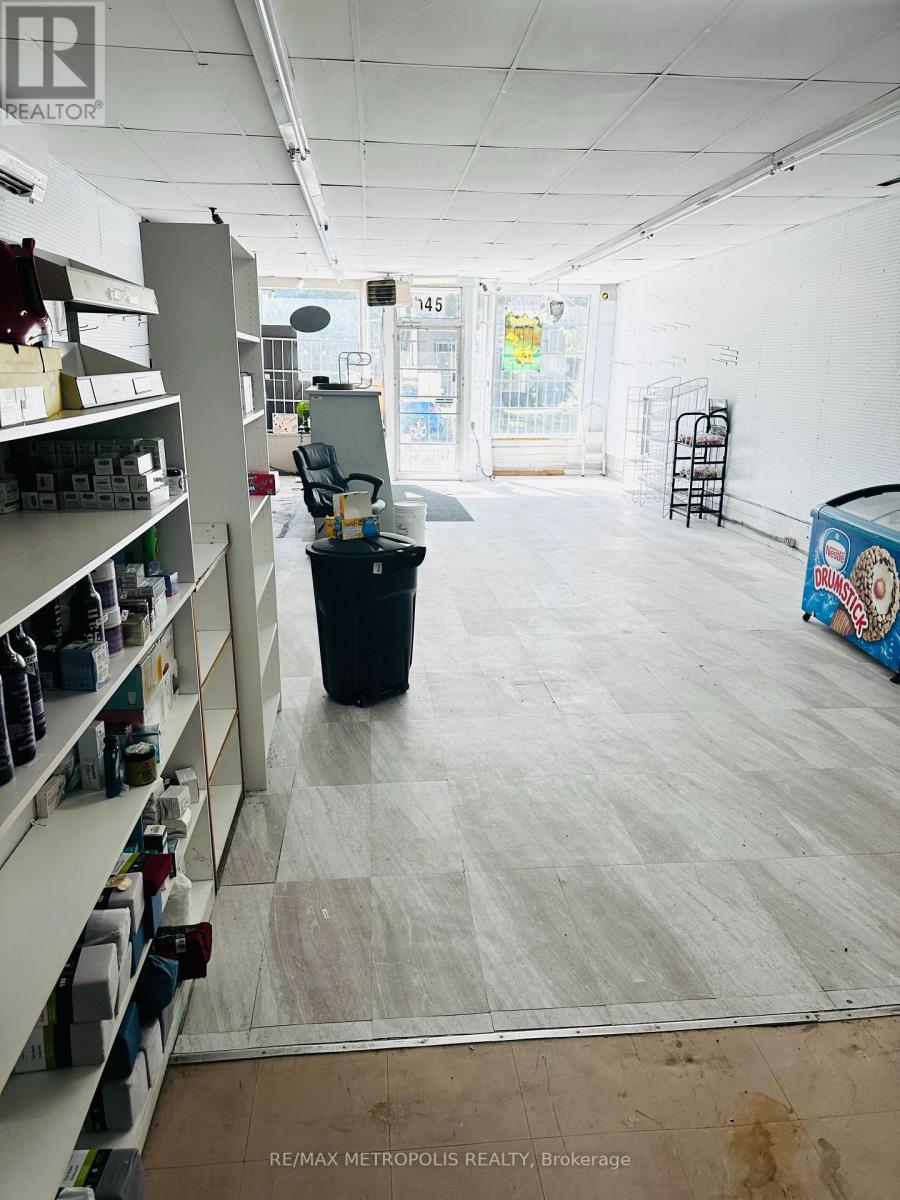 634 Chamberlain Street, Peterborough (Otonabee Ward 1), Ontario  K9J 4M1 - Photo 3 - X12558492