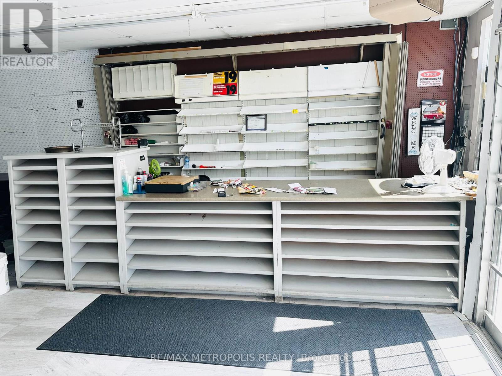 634 Chamberlain Street, Peterborough (Otonabee Ward 1), Ontario  K9J 4M1 - Photo 6 - X12558492