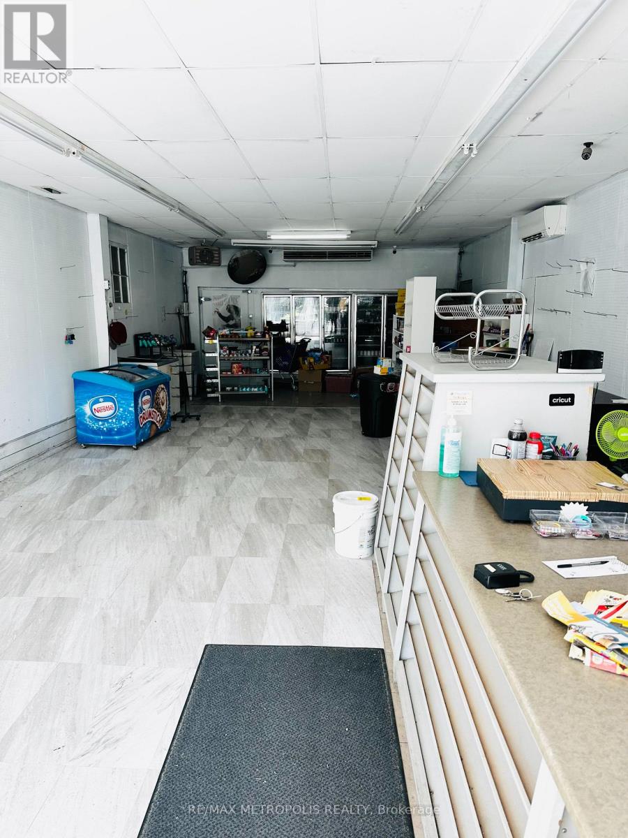 634 Chamberlain Street, Peterborough (Otonabee Ward 1), Ontario  K9J 4M1 - Photo 7 - X12558492