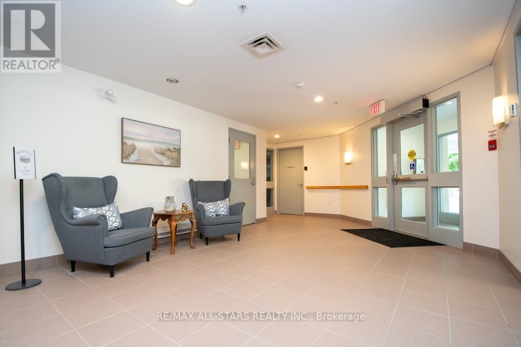 106 - 8 Huron Street, Kawartha Lakes (Lindsay), Ontario  K9V 6K3 - Photo 4 - X12558696