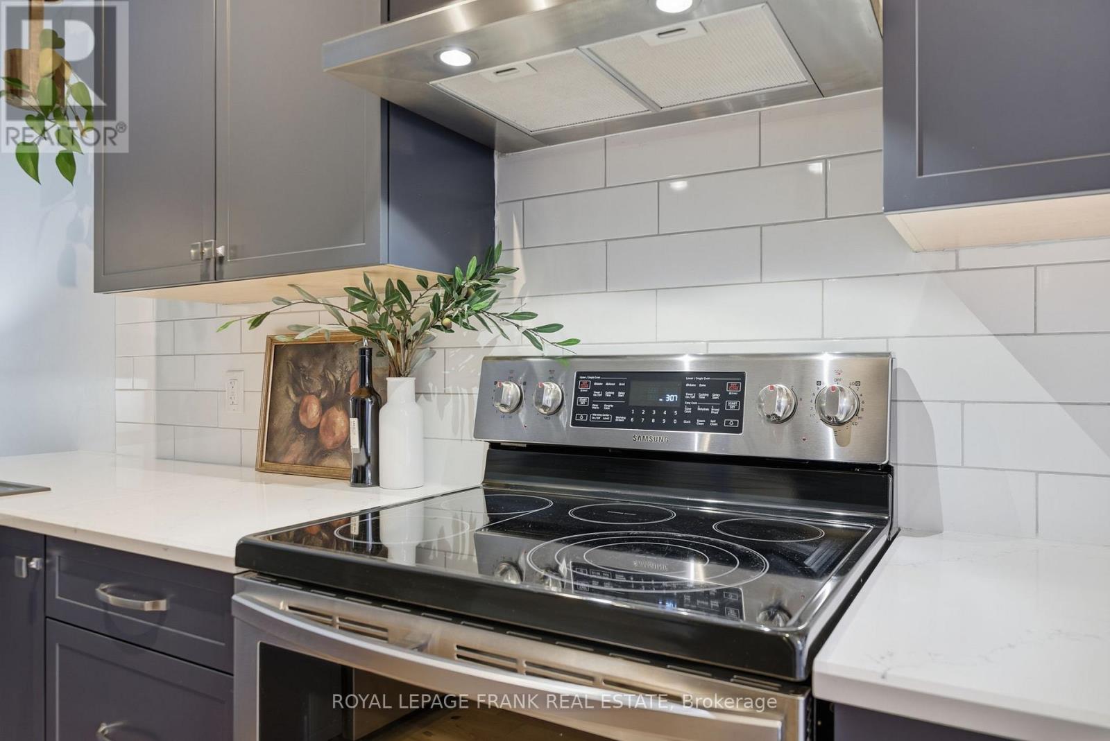 18 Deacon Crescent, Kawartha Lakes (Lindsay), Ontario  K9V 0L4 - Photo 12 - X12558984