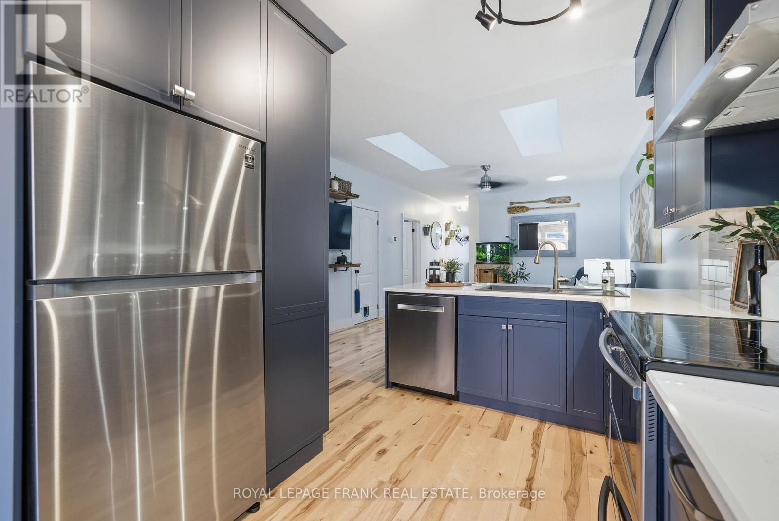 18 Deacon Crescent, Kawartha Lakes (Lindsay), Ontario  K9V 0L4 - Photo 13 - X12558984