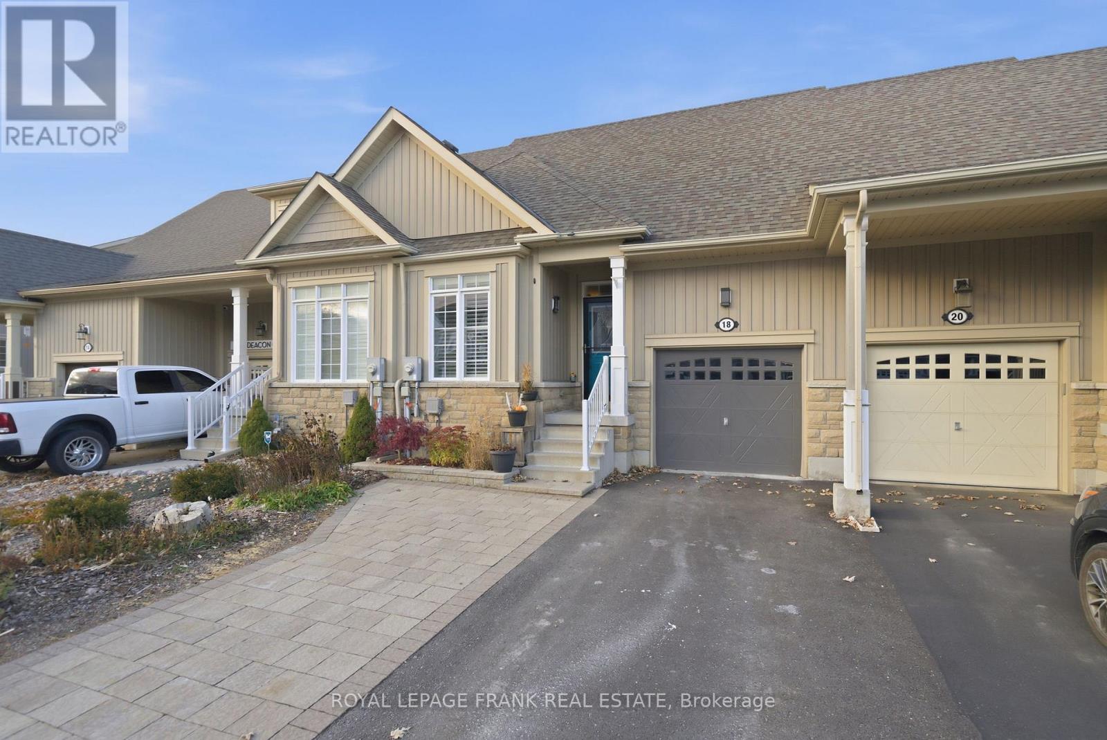 18 Deacon Crescent, Kawartha Lakes (Lindsay), Ontario  K9V 0L4 - Photo 3 - X12558984