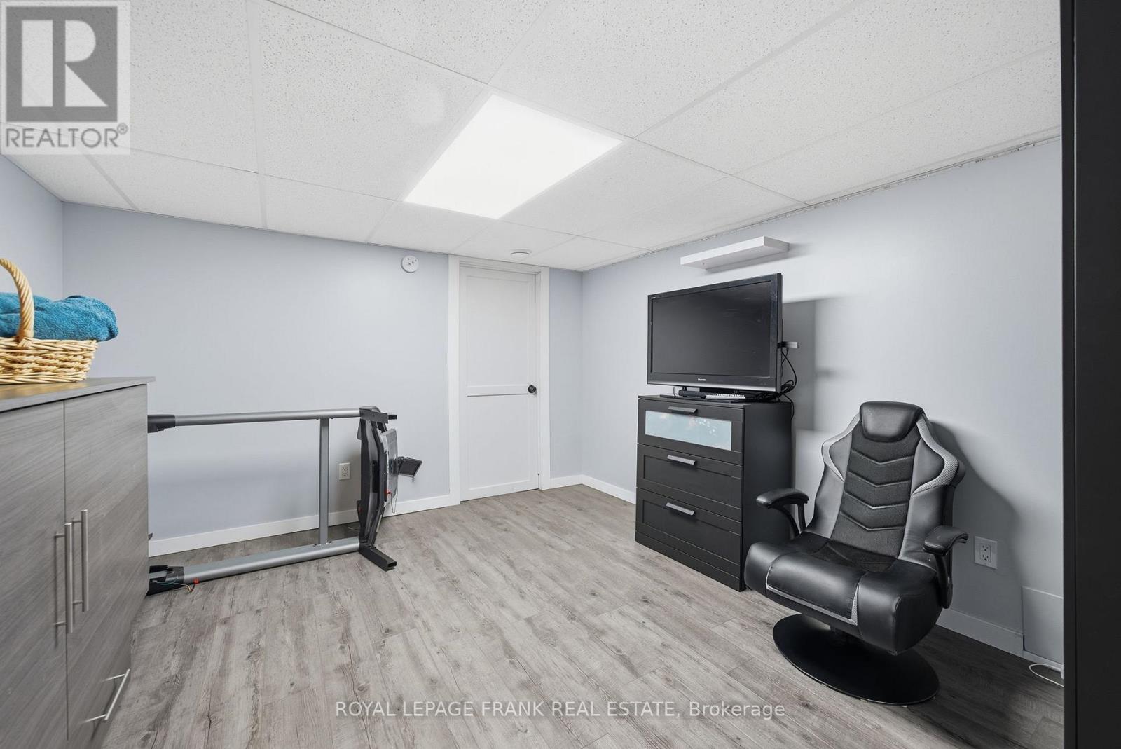 18 Deacon Crescent, Kawartha Lakes (Lindsay), Ontario  K9V 0L4 - Photo 34 - X12558984