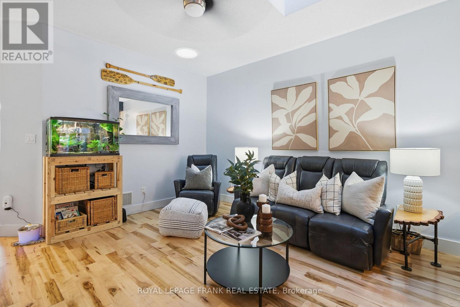 18 Deacon Crescent, Kawartha Lakes (Lindsay), Ontario  K9V 0L4 - Photo 6 - X12558984