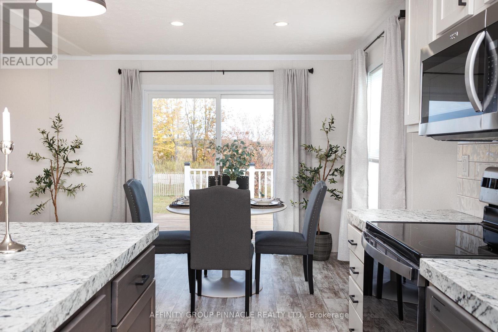 1 Vista Drive, Kawartha Lakes (Lindsay), Ontario  K9V 0H7 - Photo 19 - X12559798