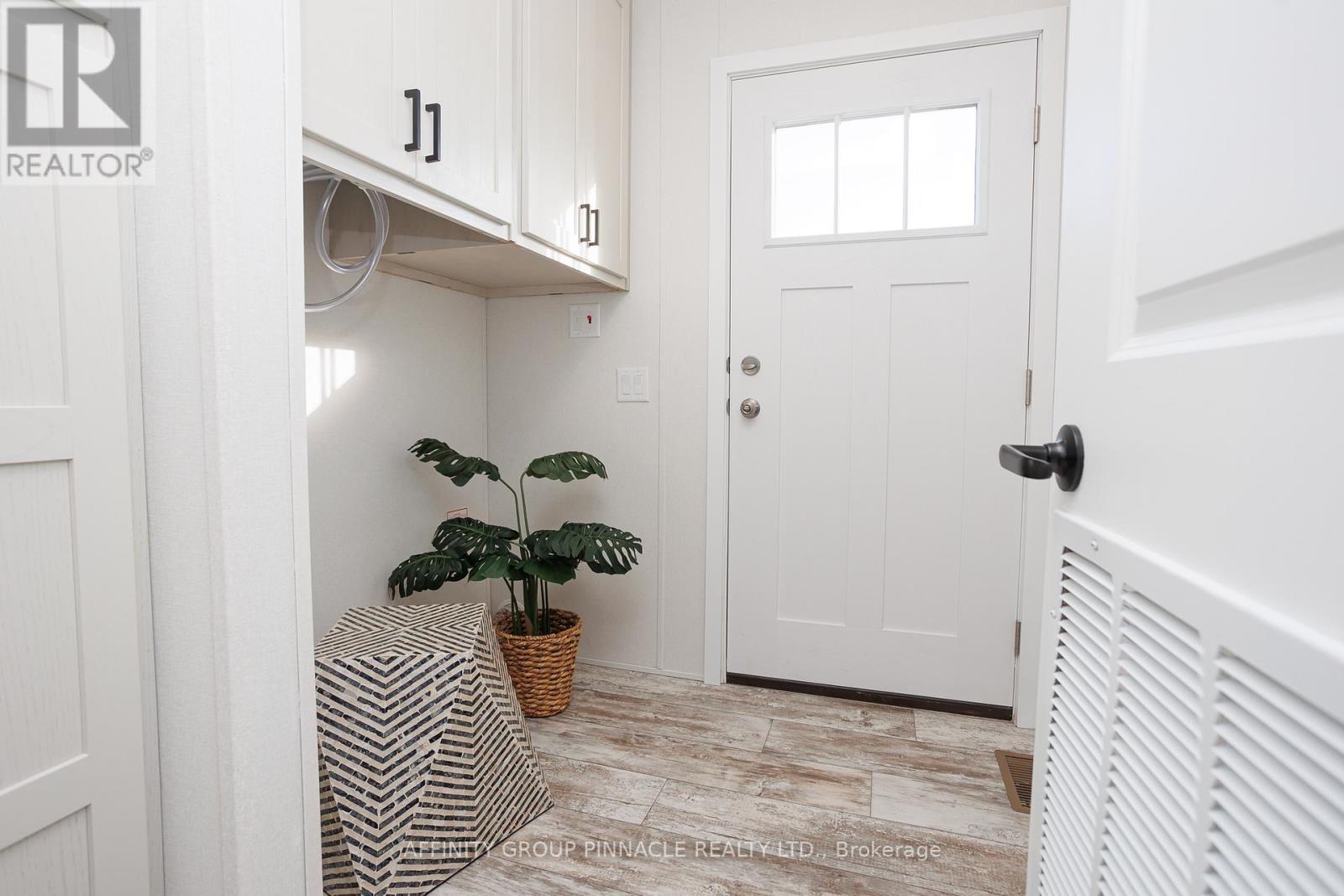 1 Vista Drive, Kawartha Lakes (Lindsay), Ontario  K9V 0H7 - Photo 27 - X12559798