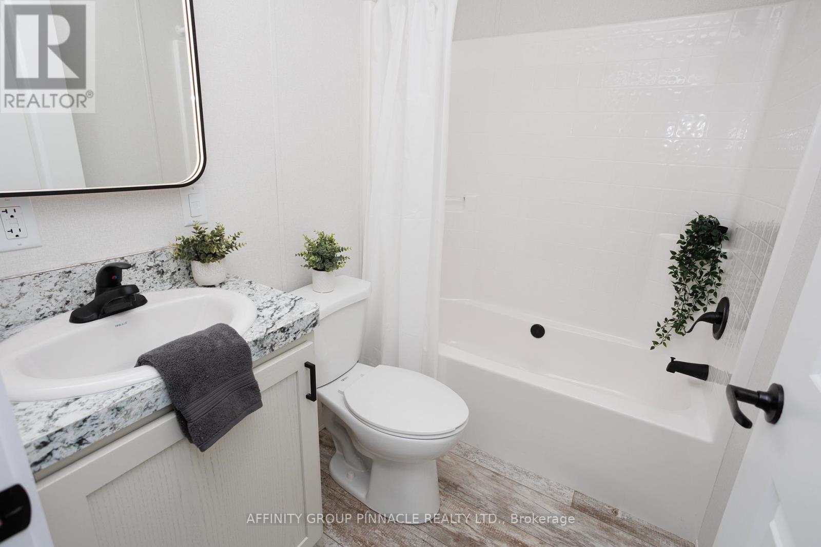 1 Vista Drive, Kawartha Lakes (Lindsay), Ontario  K9V 0H7 - Photo 33 - X12559798