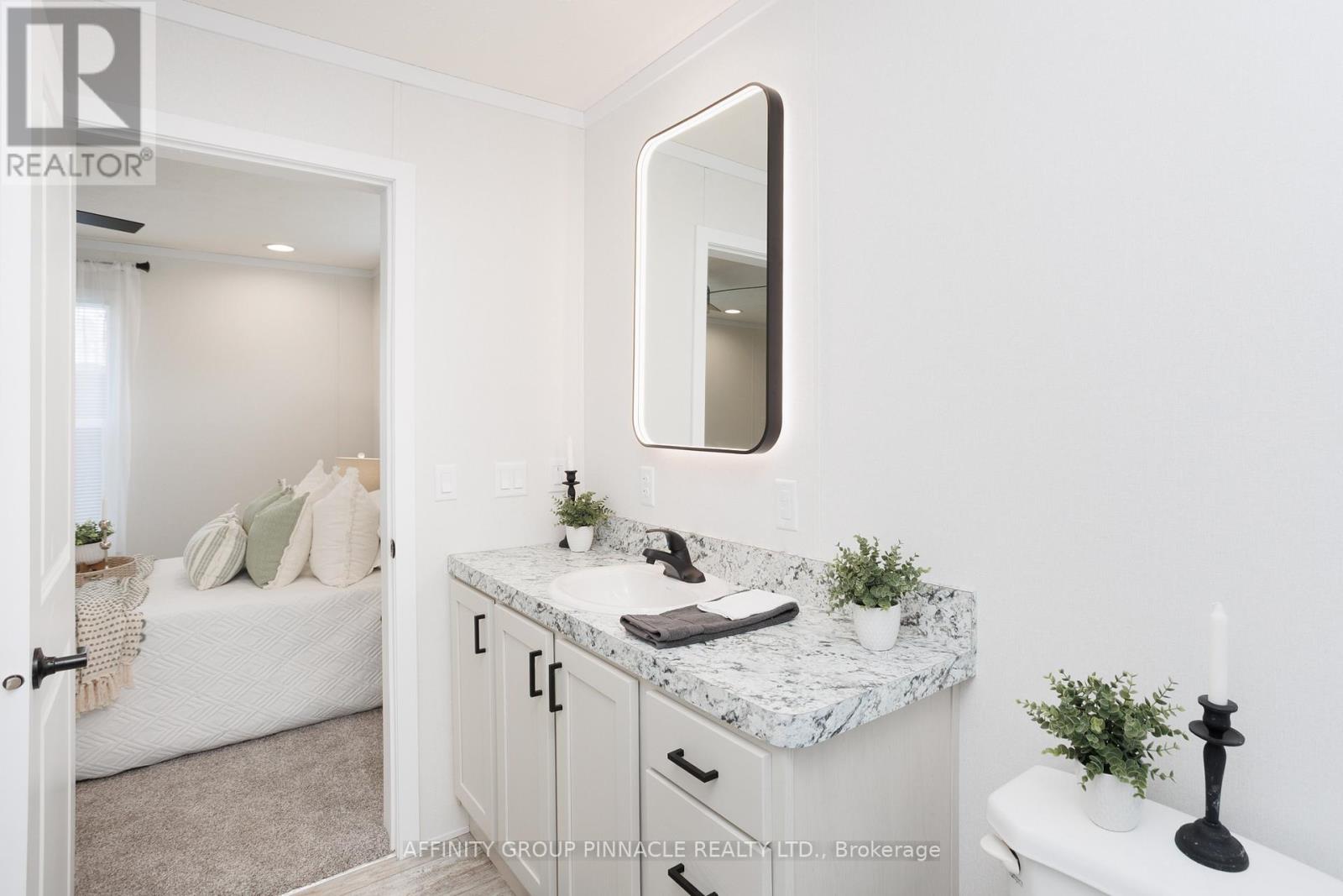 1 Vista Drive, Kawartha Lakes (Lindsay), Ontario  K9V 0H7 - Photo 42 - X12559798