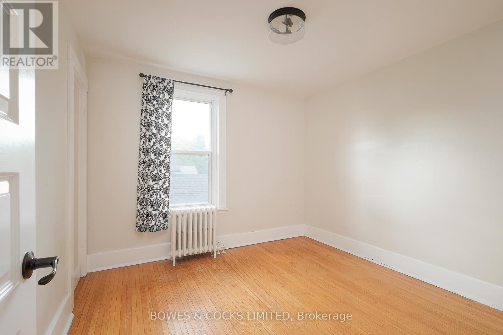 530 Chamberlain Street, Peterborough (Town Ward 3), Ontario  K9J 4L5 - Photo 12 - X12559840