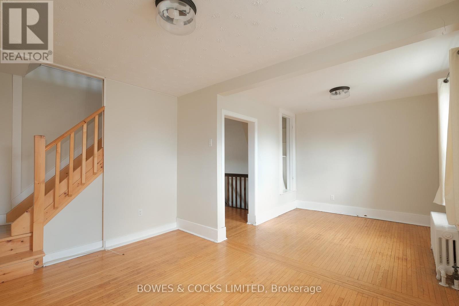 530 Chamberlain Street, Peterborough (Town Ward 3), Ontario  K9J 4L5 - Photo 14 - X12559840