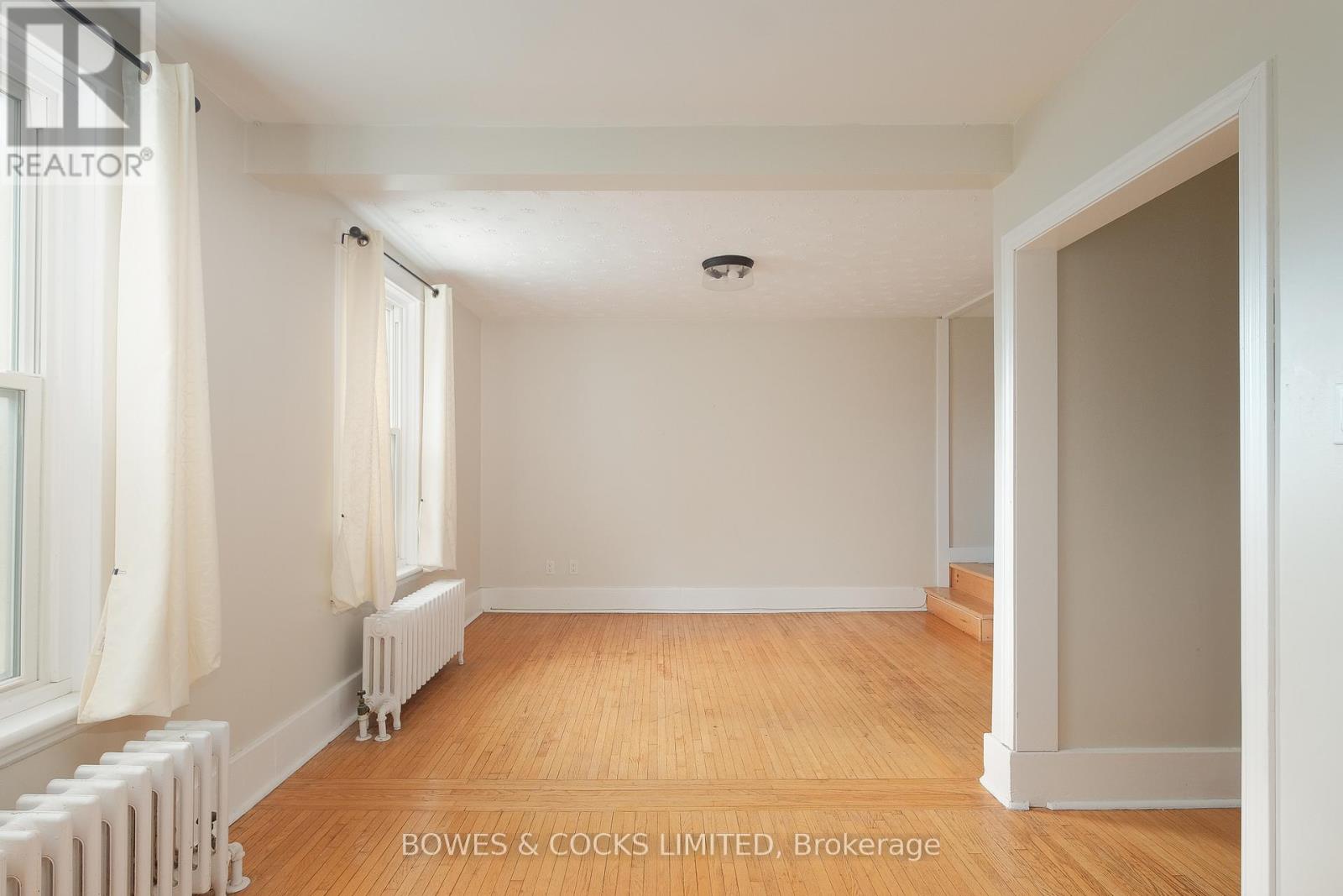 530 Chamberlain Street, Peterborough (Town Ward 3), Ontario  K9J 4L5 - Photo 15 - X12559840