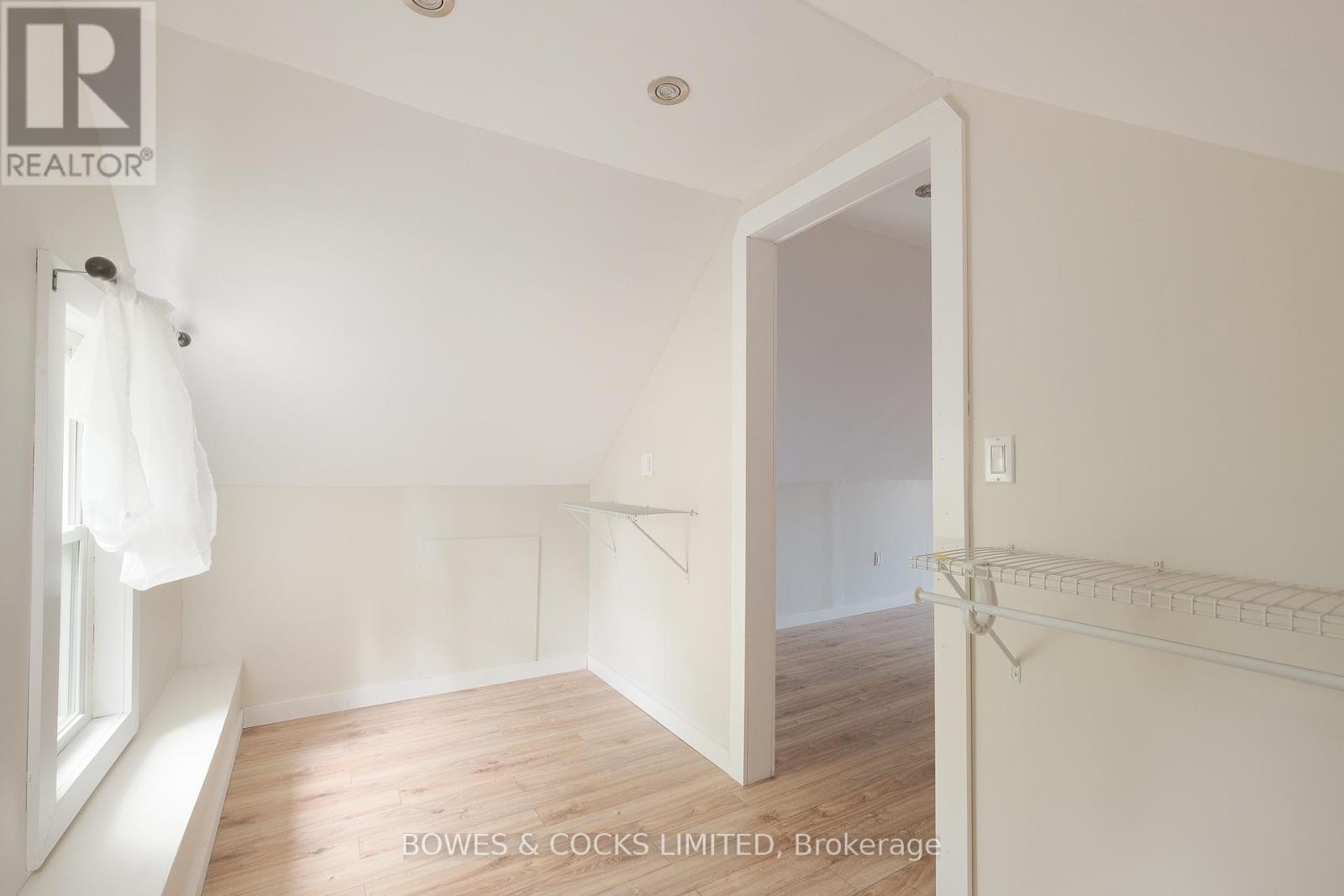 530 Chamberlain Street, Peterborough (Town Ward 3), Ontario  K9J 4L5 - Photo 21 - X12559840