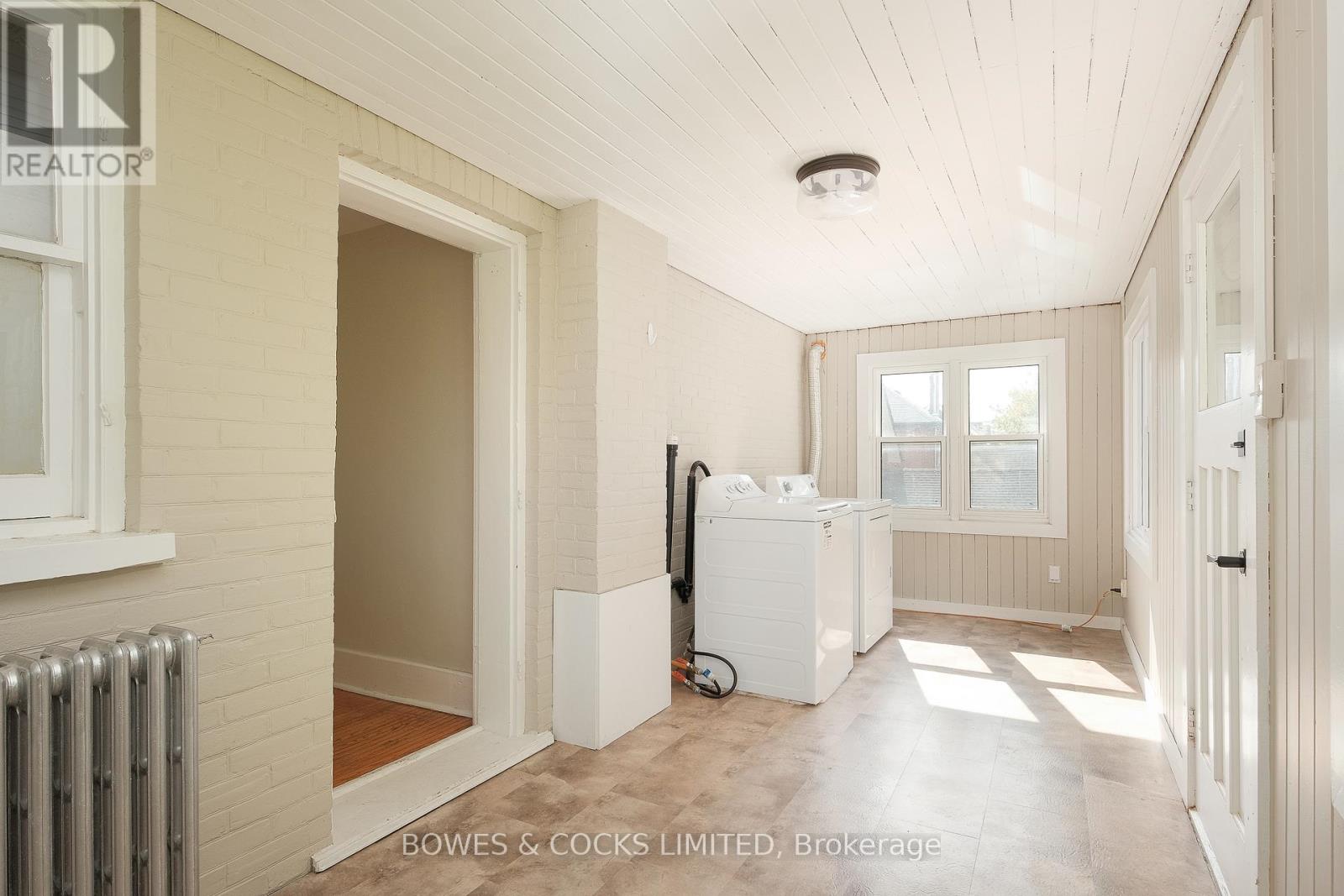 530 Chamberlain Street, Peterborough (Town Ward 3), Ontario  K9J 4L5 - Photo 4 - X12559840