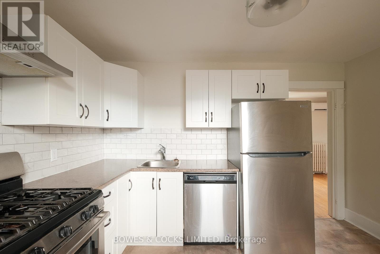 530 Chamberlain Street, Peterborough (Town Ward 3), Ontario  K9J 4L5 - Photo 9 - X12559840