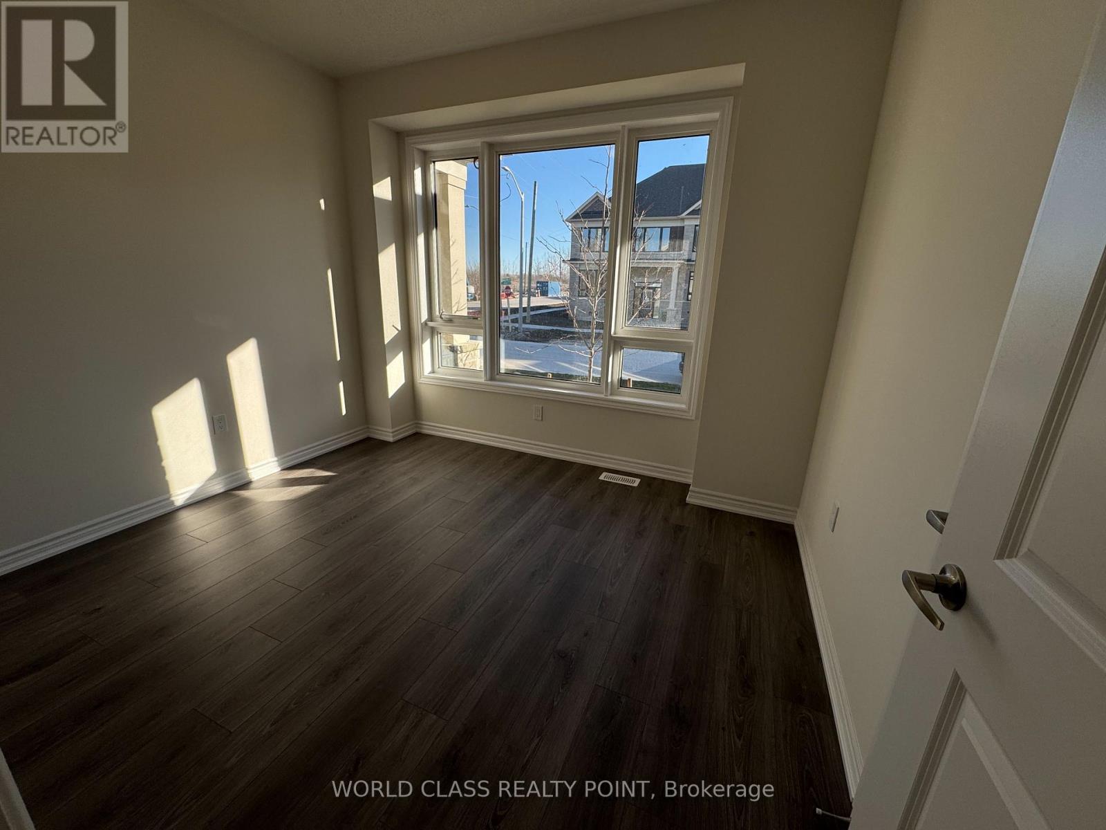 168 Alcorn Drive, Kawartha Lakes (Lindsay), Ontario  K9V 0T2 - Photo 9 - X12560008