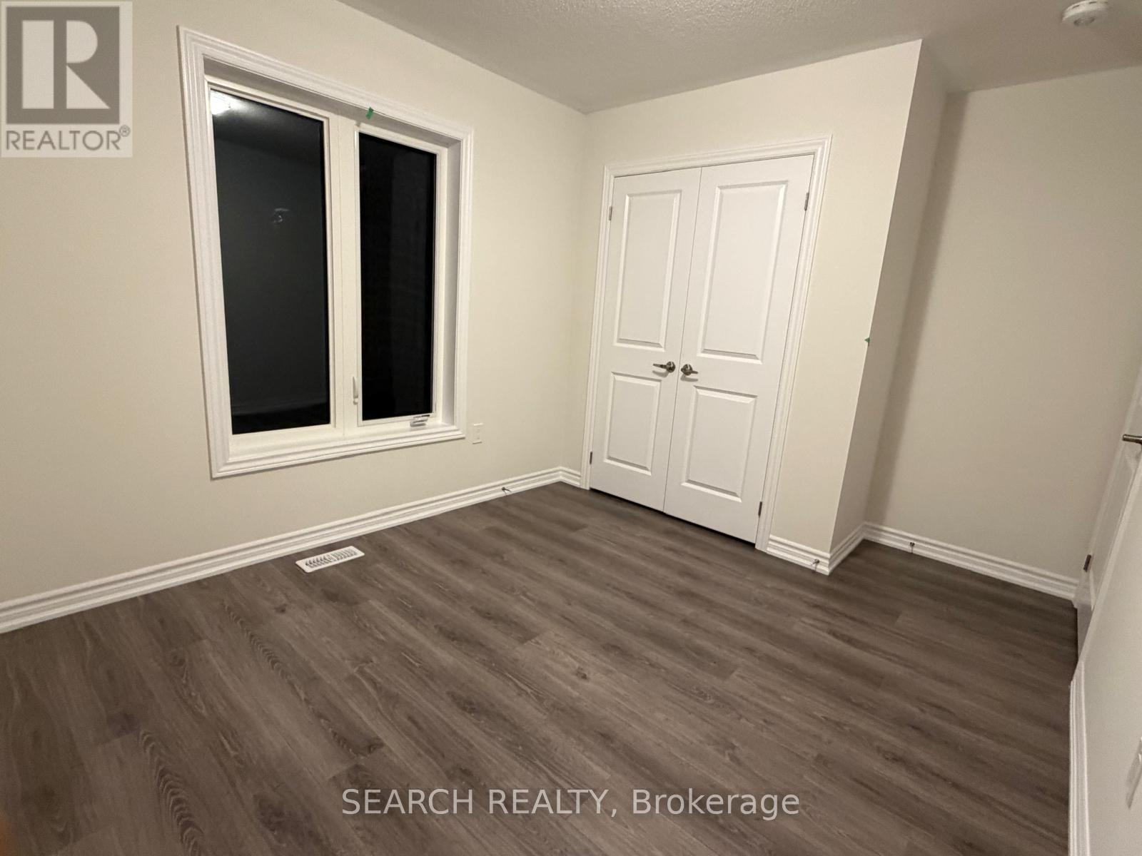 293 Lindsay Street N, Kawartha Lakes (Lindsay), Ontario  K9V 0T4 - Photo 8 - X12560030