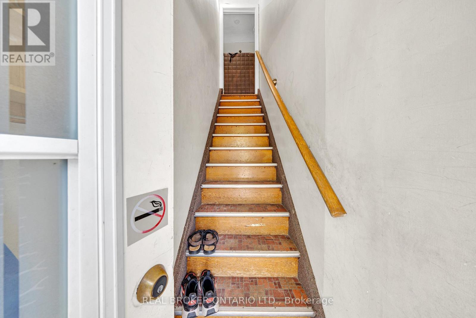 710 Cameron Street, Peterborough Central (North), Ontario  K9J 3Z8 - Photo 3 - X12561298