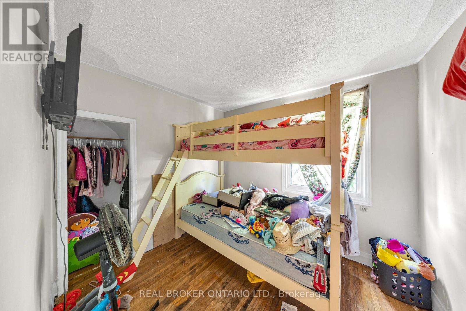 710 Cameron Street, Peterborough Central (North), Ontario  K9J 3Z8 - Photo 9 - X12561298