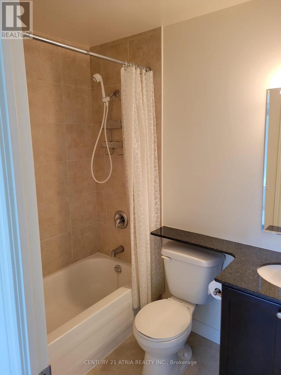 869 Clonsilla Avenue, Peterborough (Otonabee Ward 1), Ontario  K9J 0B7 - Photo 5 - X12561604