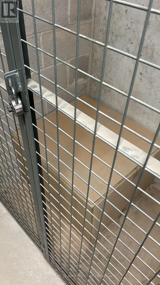 869 Clonsilla Avenue, Peterborough (Otonabee Ward 1), Ontario  K9J 0B7 - Photo 7 - X12561604