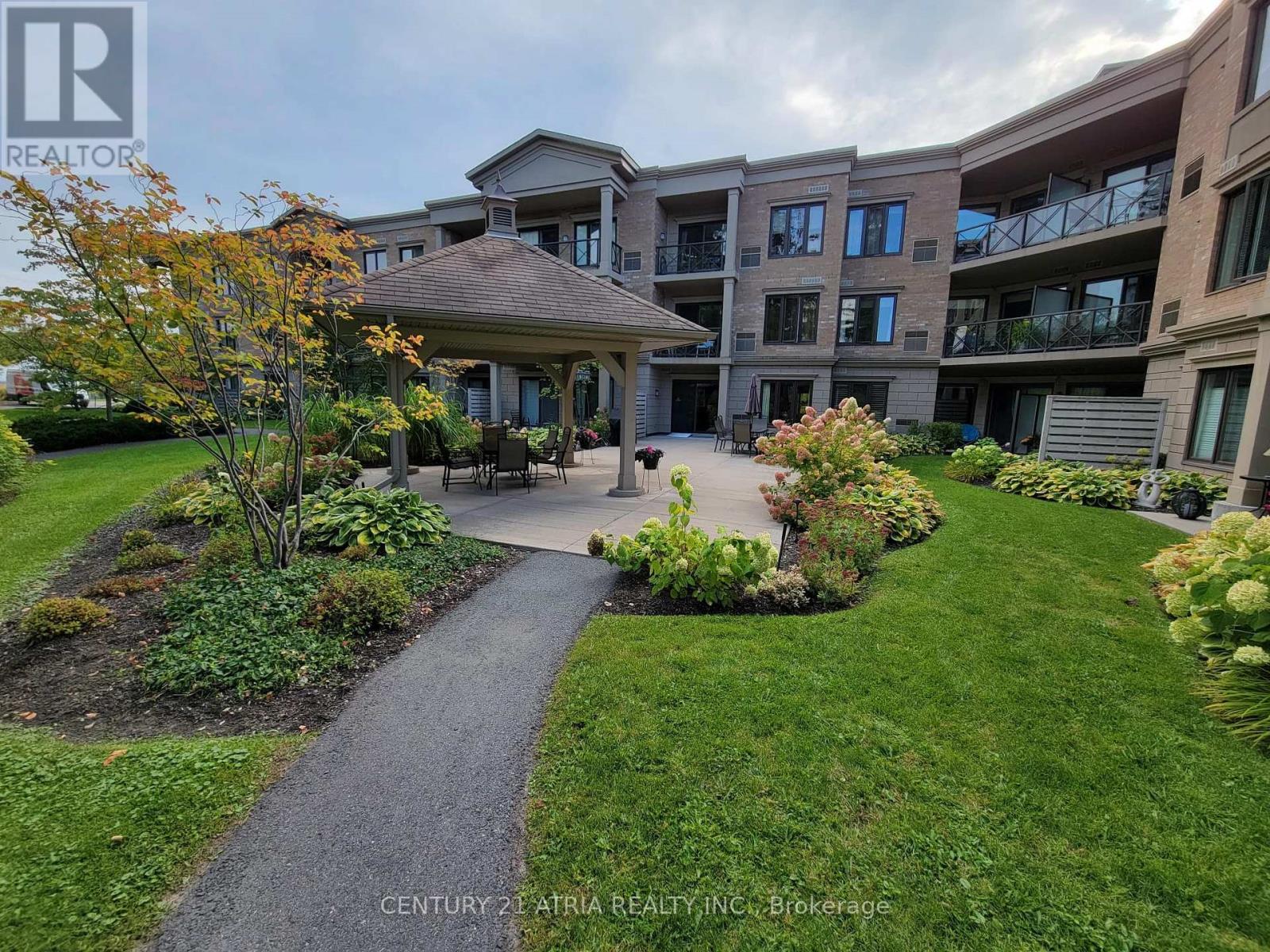 869 Clonsilla Avenue, Peterborough (Otonabee Ward 1), Ontario  K9J 0B7 - Photo 8 - X12561604