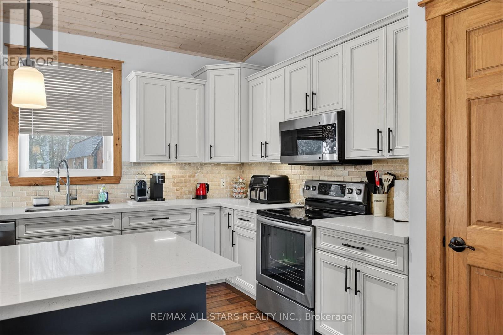 38 Pheasant Street, Kawartha Lakes (Emily), Ontario  K0L 2W0 - Photo 16 - X12561902