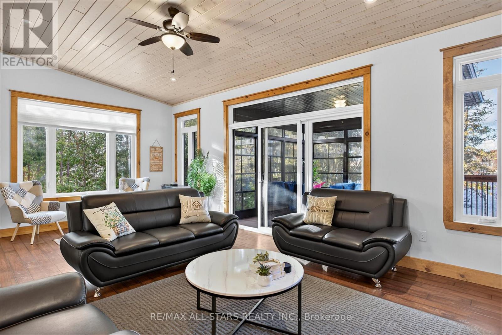 38 Pheasant Street, Kawartha Lakes (Emily), Ontario  K0L 2W0 - Photo 9 - X12561902