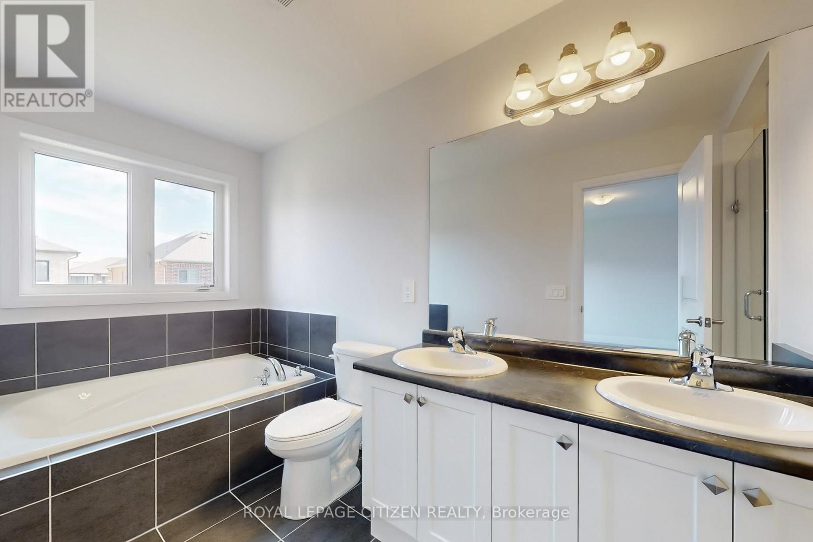 36 Corley Street, Kawartha Lakes (Lindsay), Ontario  K9V 6K2 - Photo 27 - X12561776