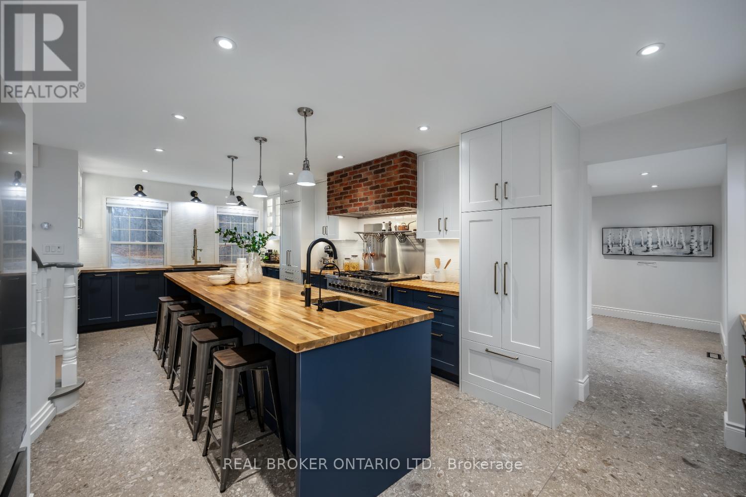 398 Sandy Hook Road, Kawartha Lakes (Manvers), Ontario  L0A 1K0 - Photo 10 - X12563490