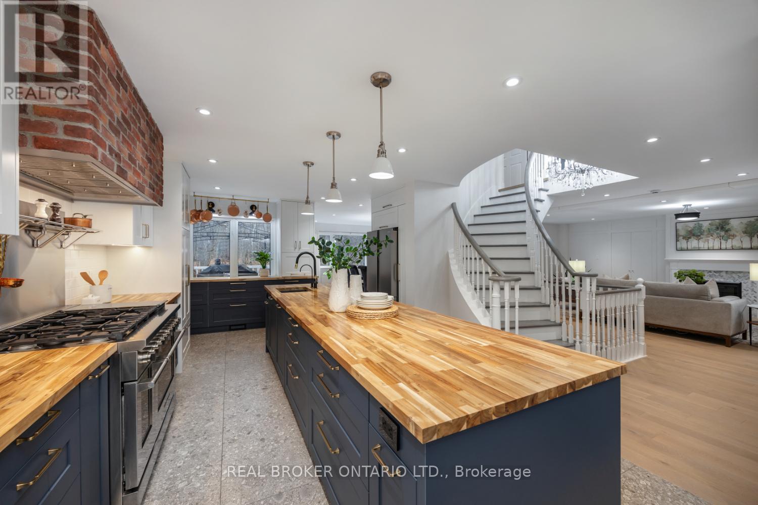 398 Sandy Hook Road, Kawartha Lakes (Manvers), Ontario  L0A 1K0 - Photo 13 - X12563490