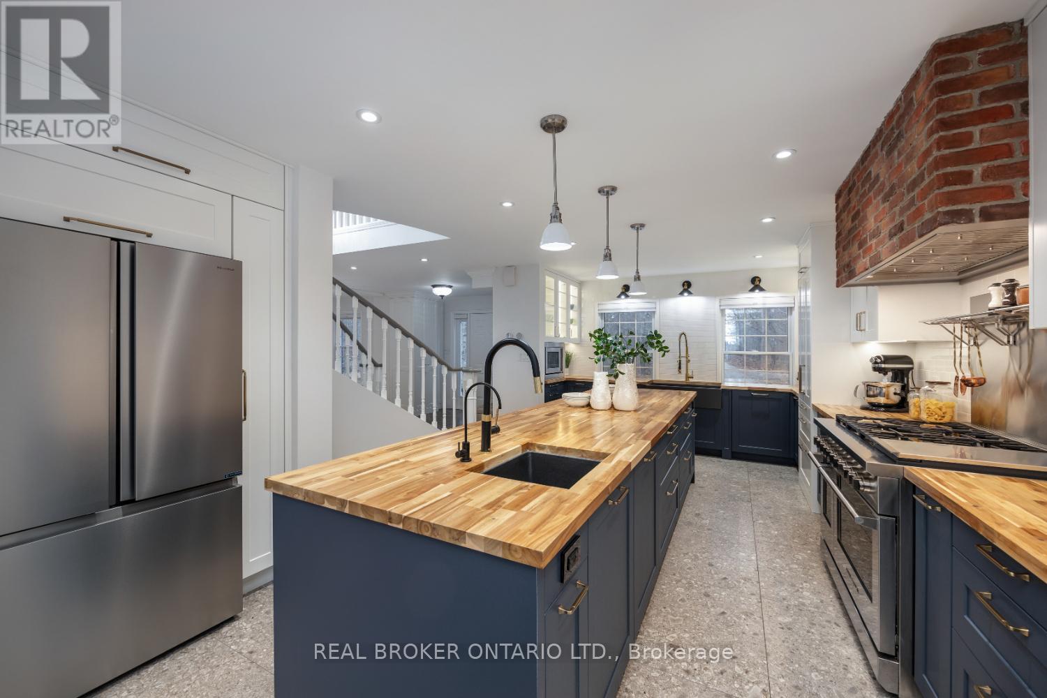 398 Sandy Hook Road, Kawartha Lakes (Manvers), Ontario  L0A 1K0 - Photo 15 - X12563490