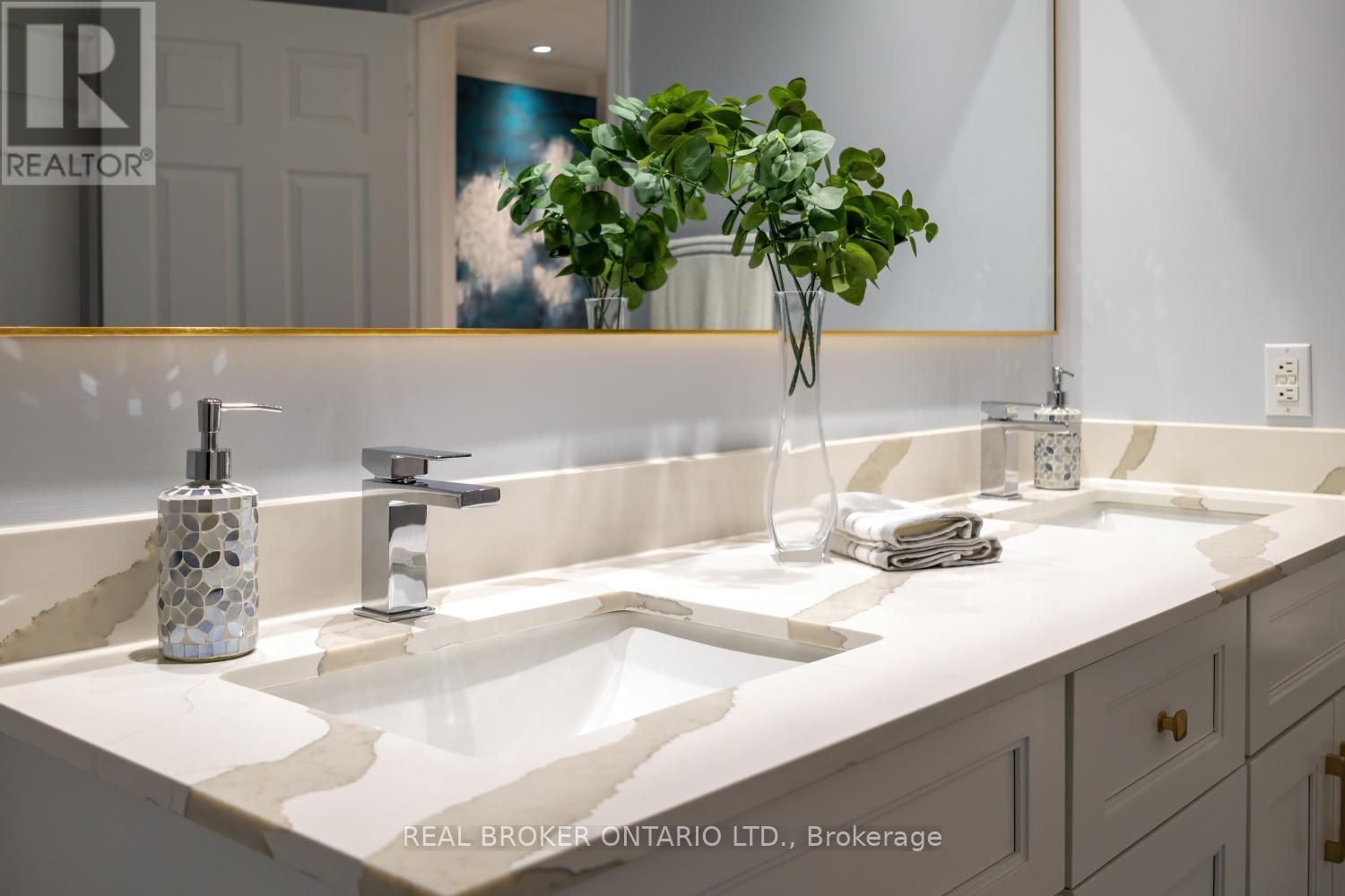 398 Sandy Hook Road, Kawartha Lakes (Manvers), Ontario  L0A 1K0 - Photo 33 - X12563490