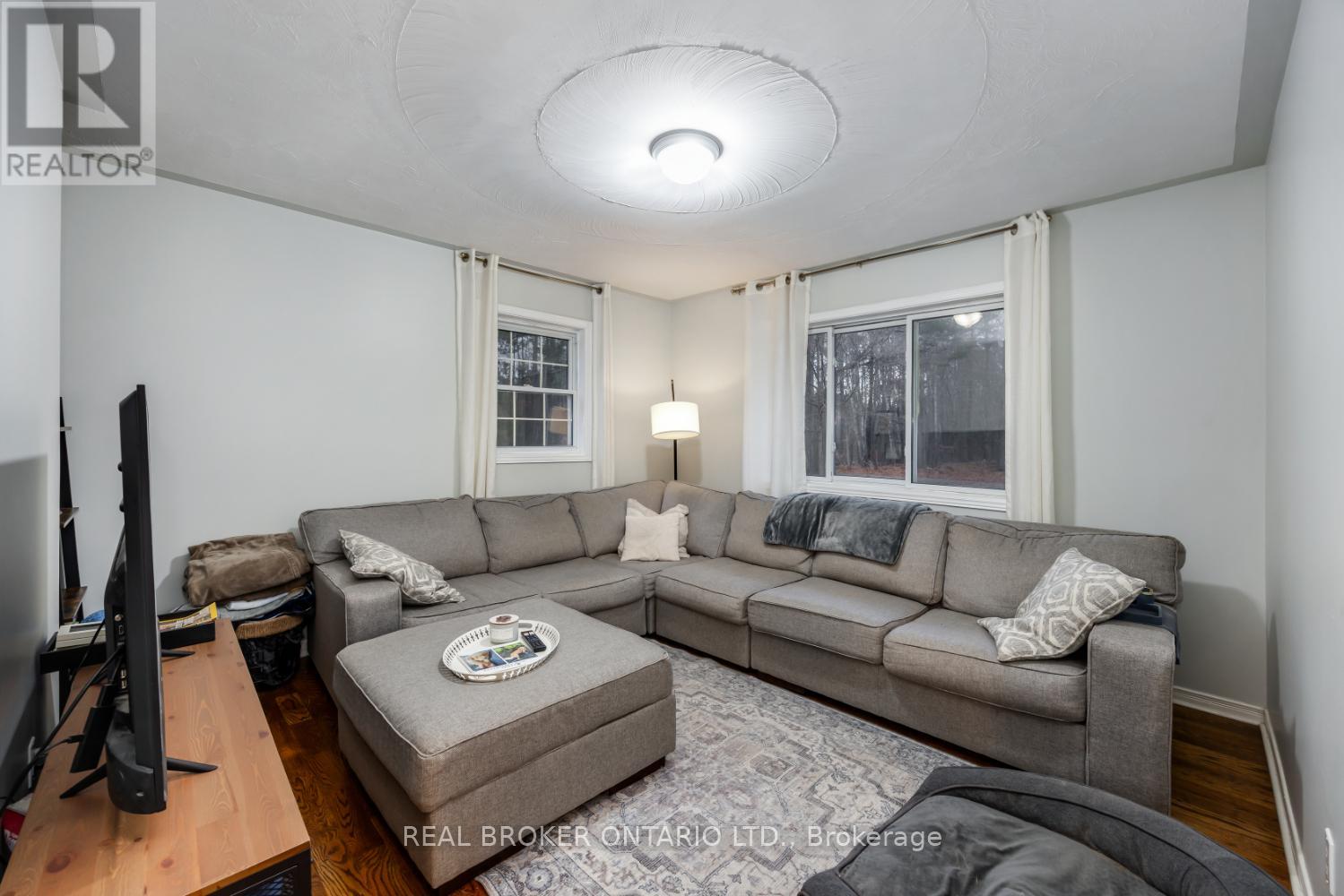 398 Sandy Hook Road, Kawartha Lakes (Manvers), Ontario  L0A 1K0 - Photo 38 - X12563490