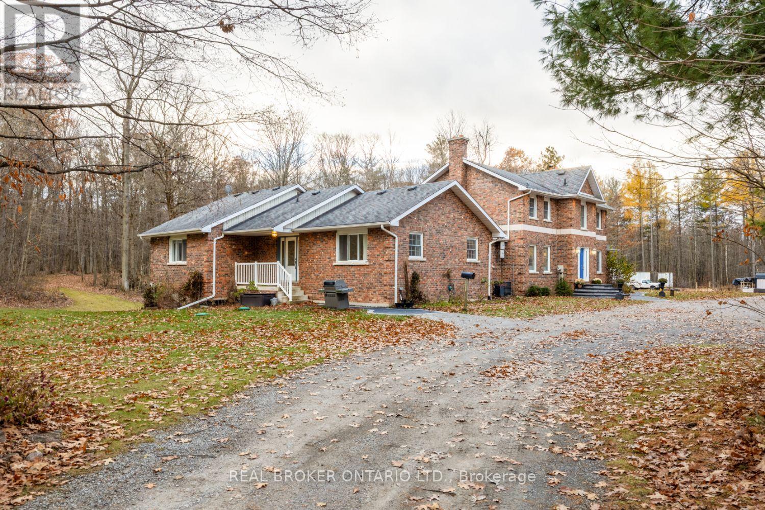 398 Sandy Hook Road, Kawartha Lakes (Manvers), Ontario  L0A 1K0 - Photo 4 - X12563490