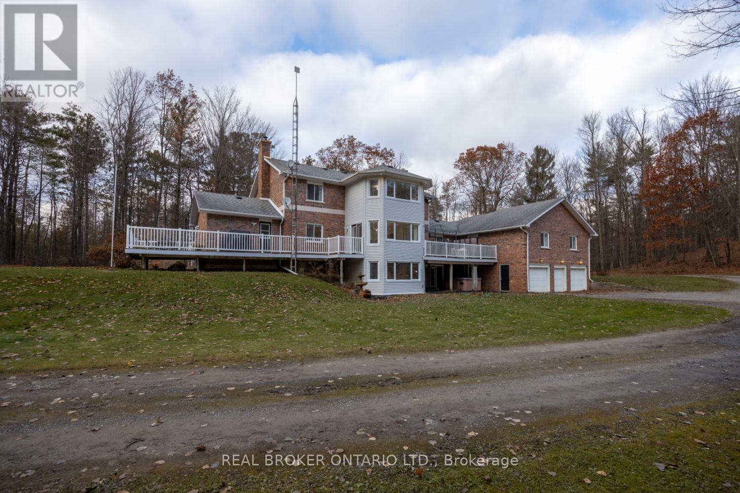 398 Sandy Hook Road, Kawartha Lakes (Manvers), Ontario  L0A 1K0 - Photo 40 - X12563490