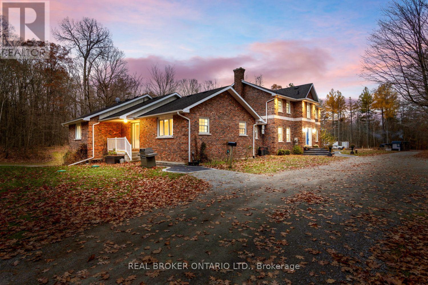 398 Sandy Hook Road, Kawartha Lakes (Manvers), Ontario  L0A 1K0 - Photo 6 - X12563490