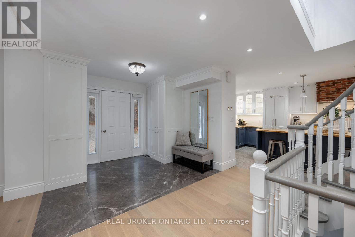 398 Sandy Hook Road, Kawartha Lakes (Manvers), Ontario  L0A 1K0 - Photo 9 - X12563490