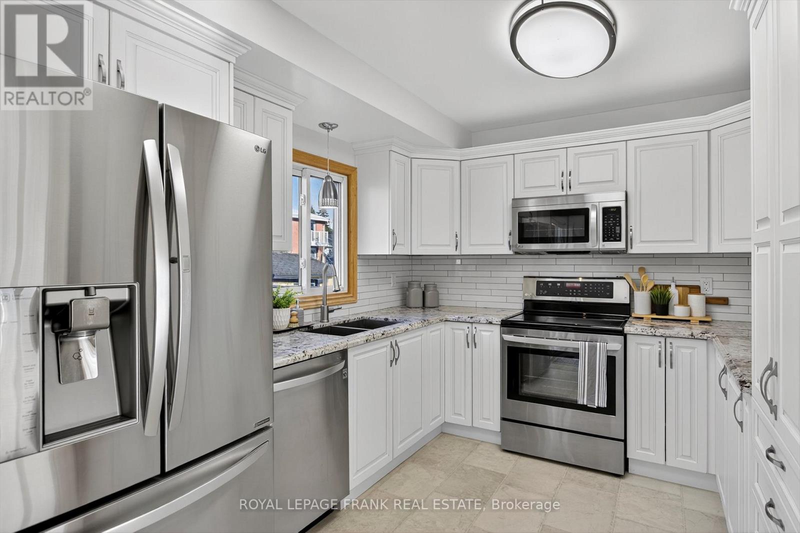 38 Clearview Court, Peterborough (Monaghan Ward 2), Ontario  K9K 2A3 - Photo 12 - X12563512