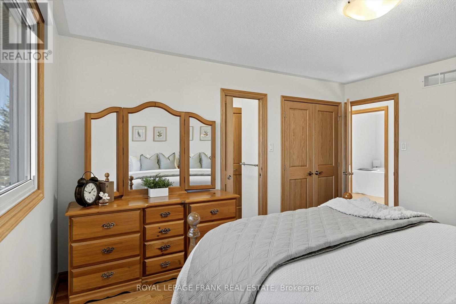 38 Clearview Court, Peterborough (Monaghan Ward 2), Ontario  K9K 2A3 - Photo 22 - X12563512